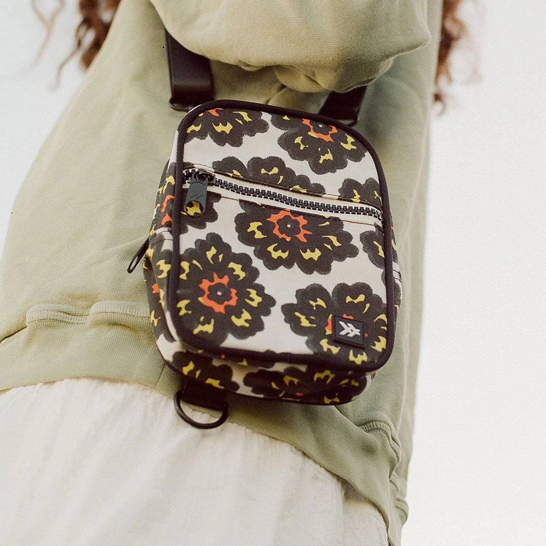 THREAD CROSS BODY